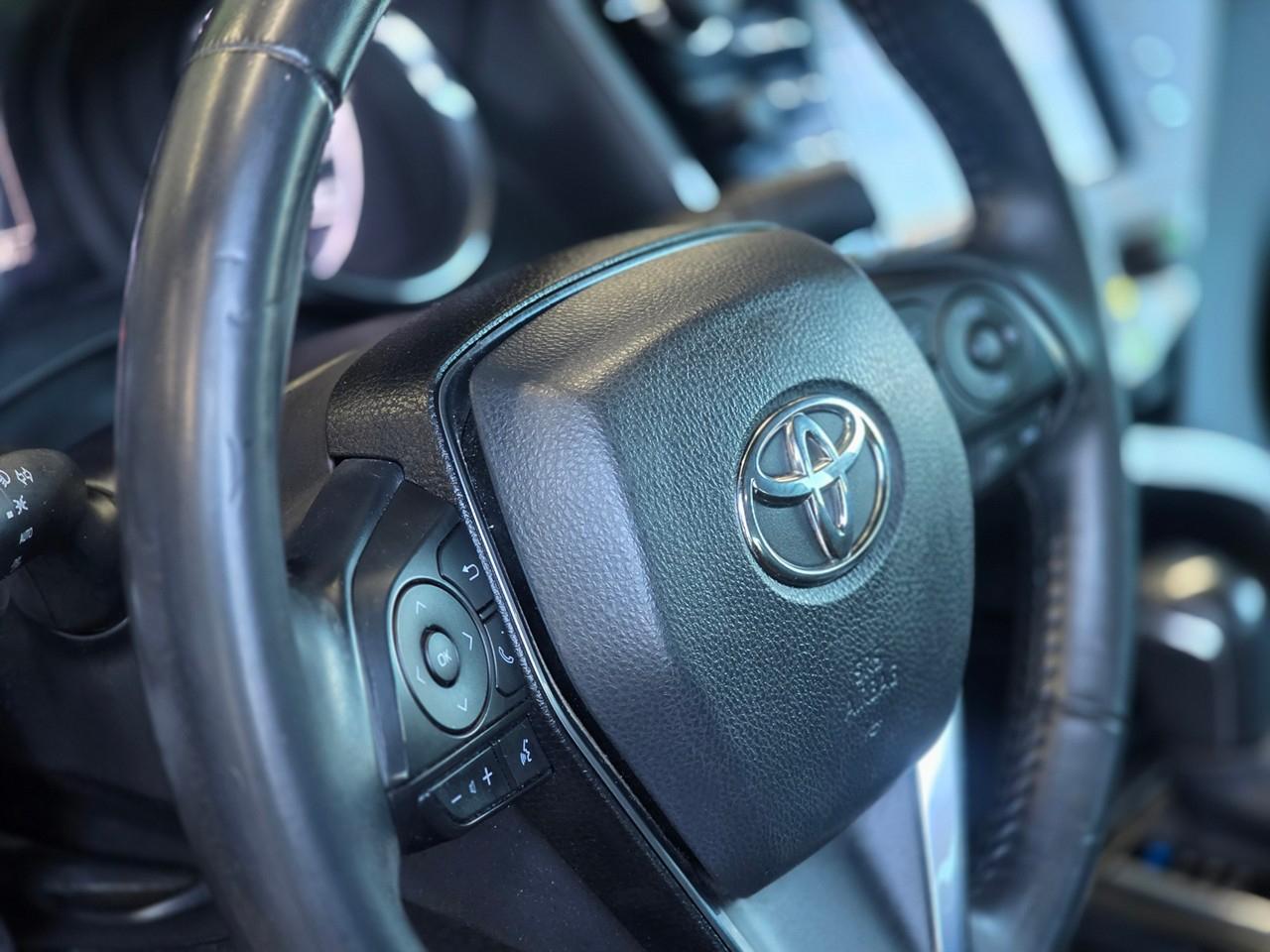 Toyota Camry SE 2020