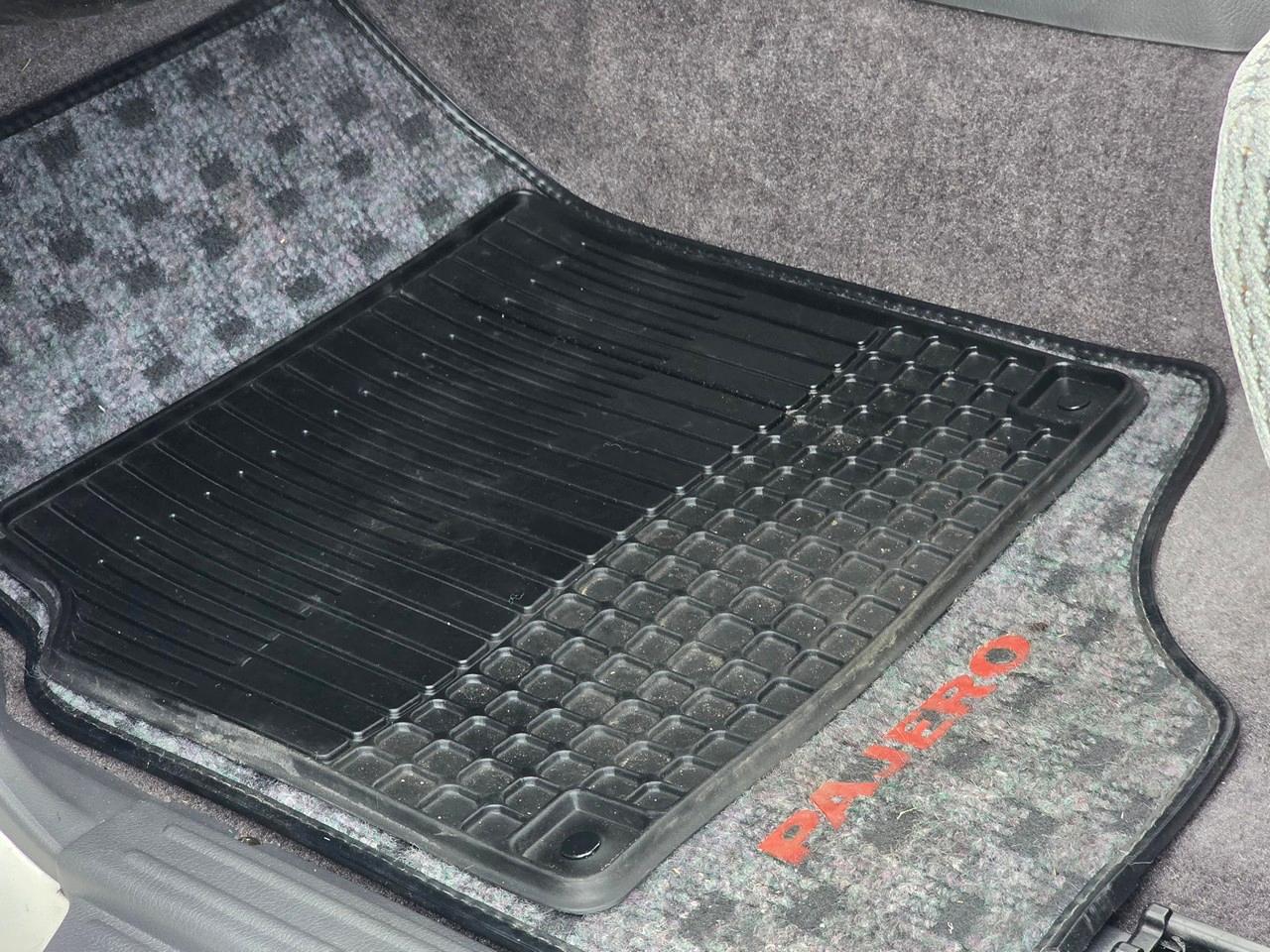 Mitsubishi Pajero  1997