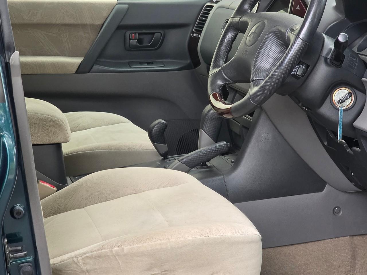 Mitsubishi Pajero  1999