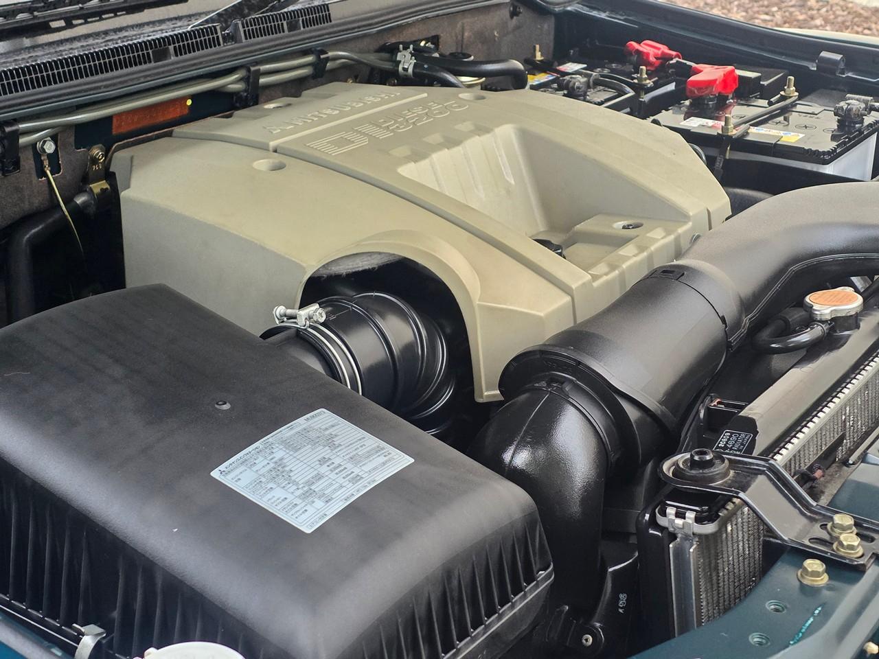 Mitsubishi Pajero  1999