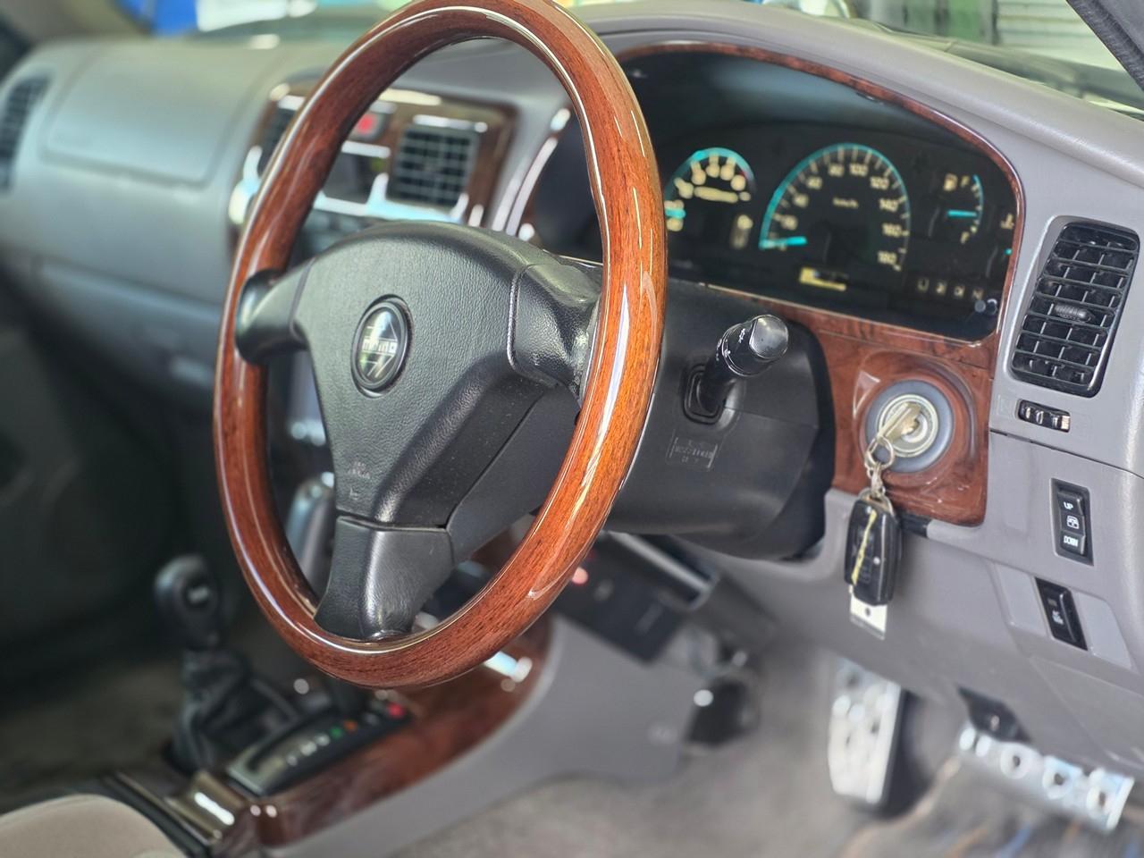 Toyota Hilux Surf  2001