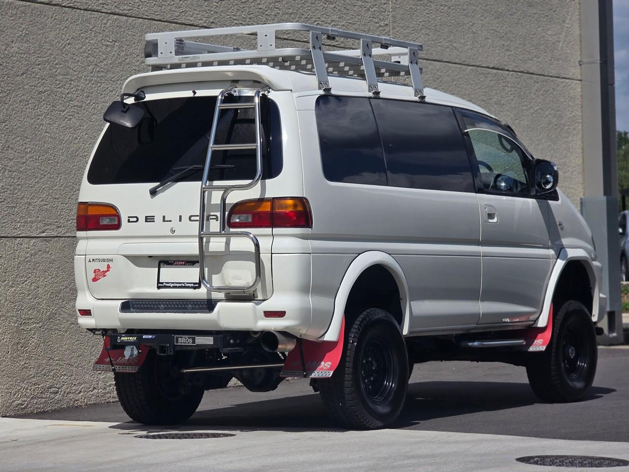 Mitsubishi Delica L400 Space Gear  2000