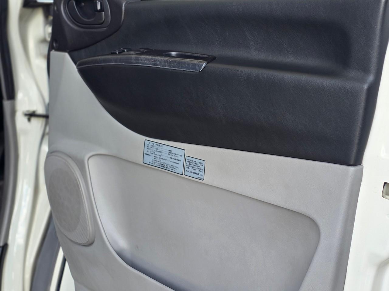 Mitsubishi Delica L400 Space Gear  2000