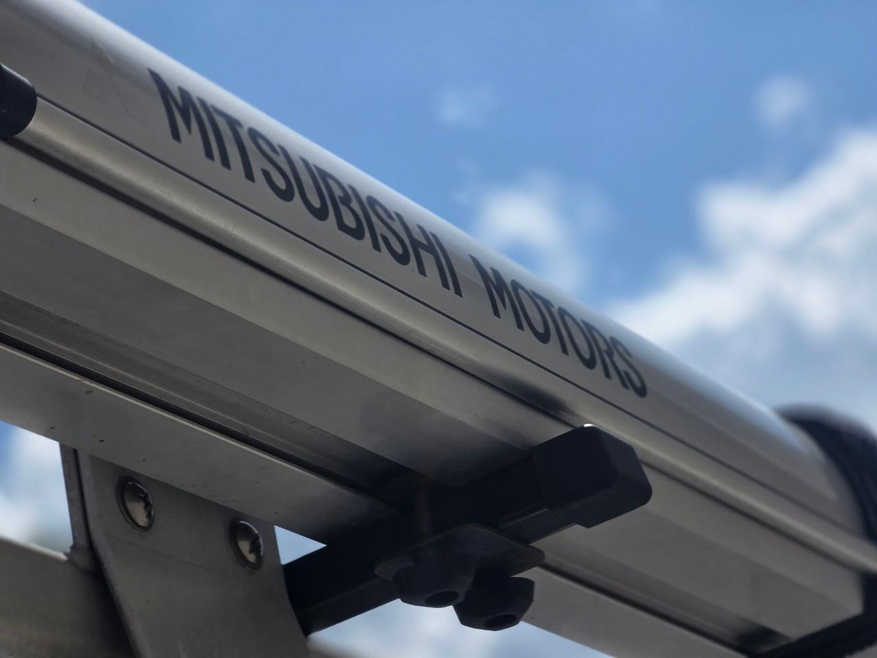 Mitsubishi Delica L400 Space Gear  2000