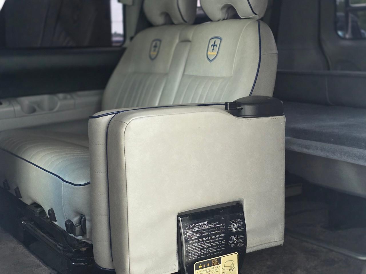 Mitsubishi Delica L400 Space Gear  2000