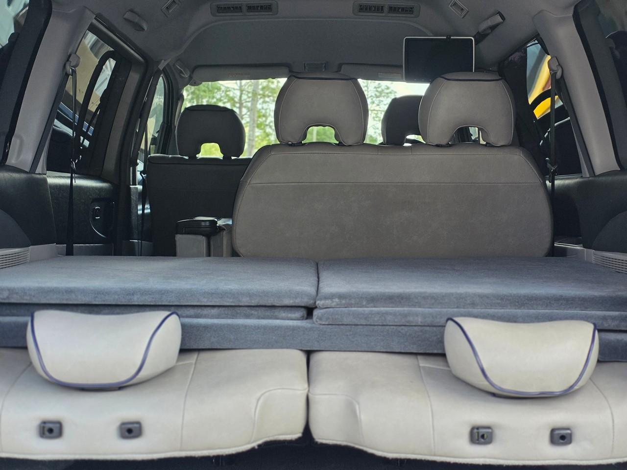 Mitsubishi Delica L400 Space Gear  2000