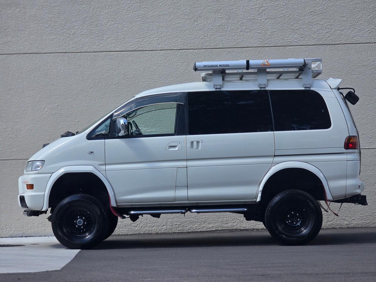 Mitsubishi Delica L400 Space Gear  2000