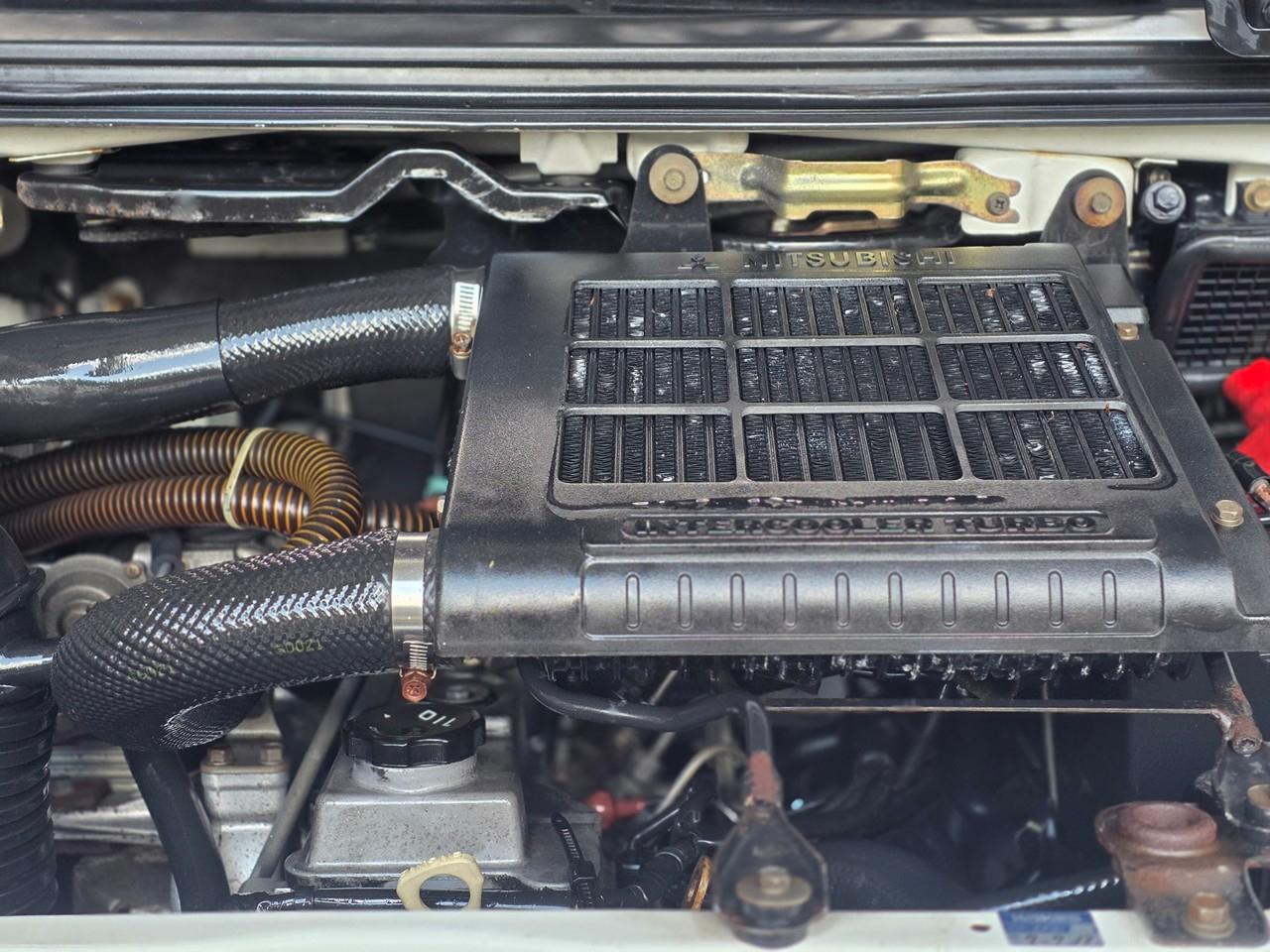 Mitsubishi Delica L400 Space Gear  2000