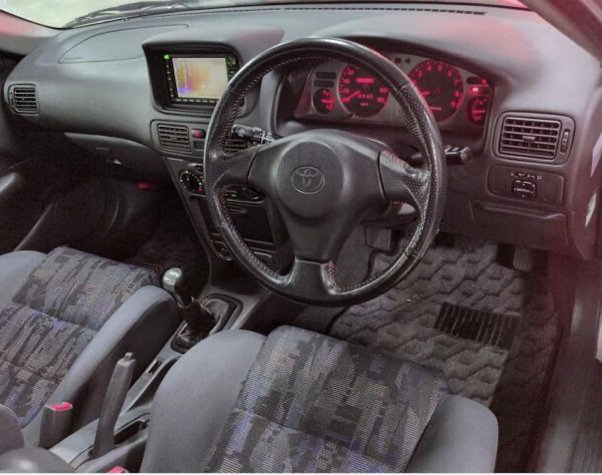 Toyota Corolla  1999