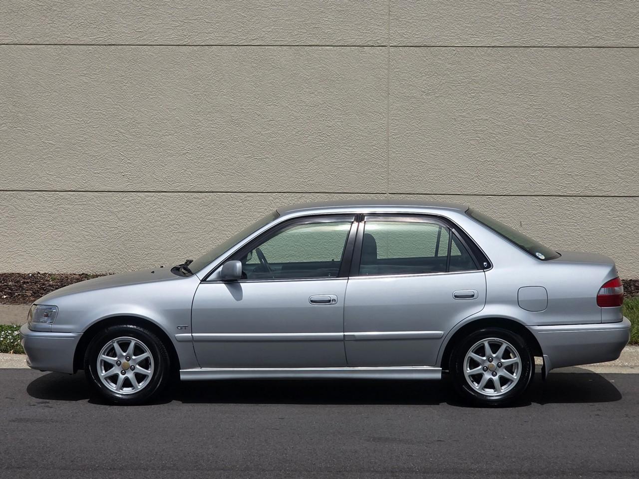 Toyota Corolla  1999