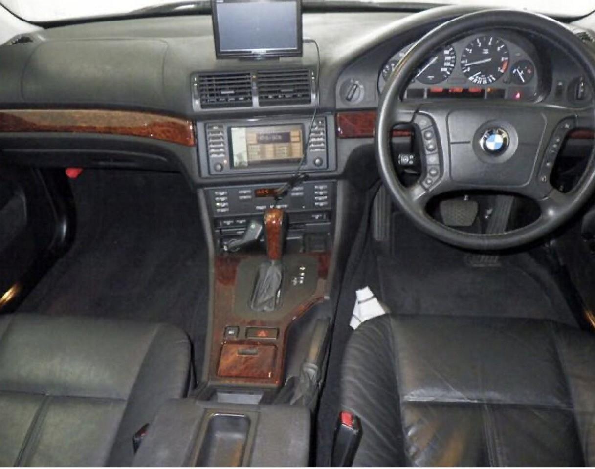BMW 528i  2000