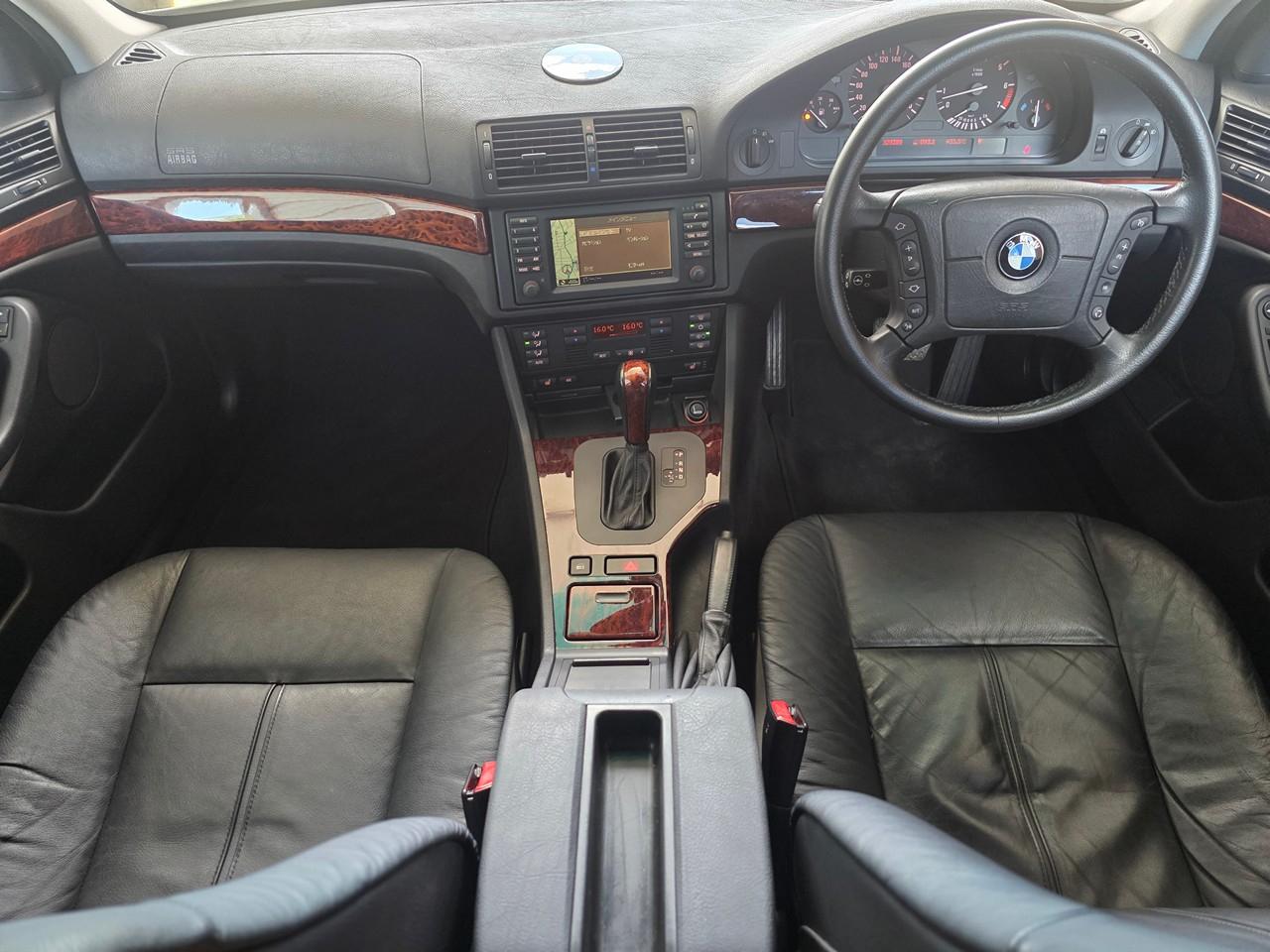 BMW 528i  2000
