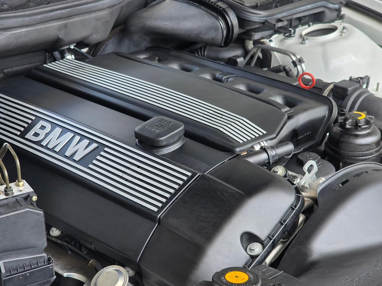 BMW 528i  2000