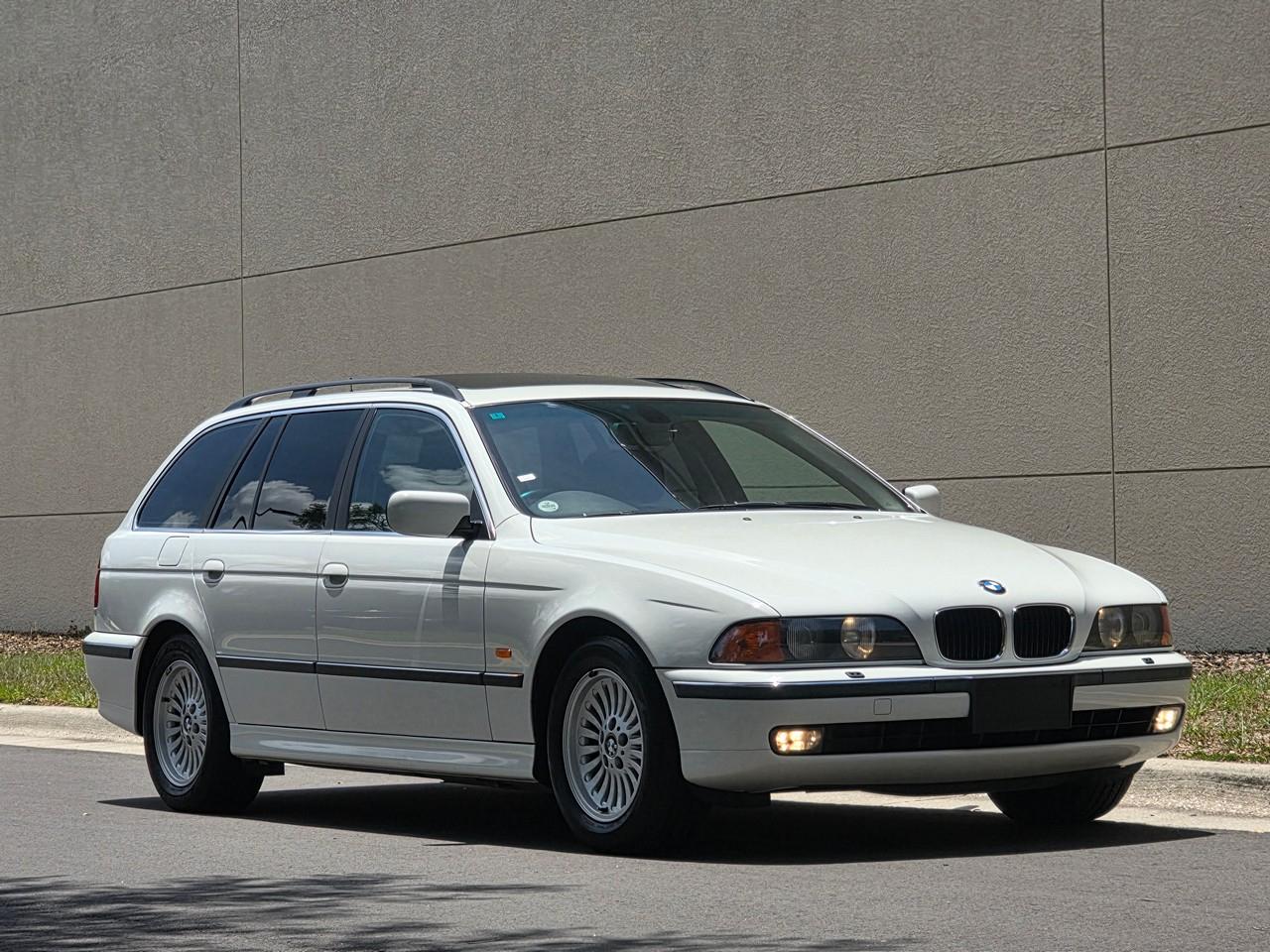 BMW 528i  2000