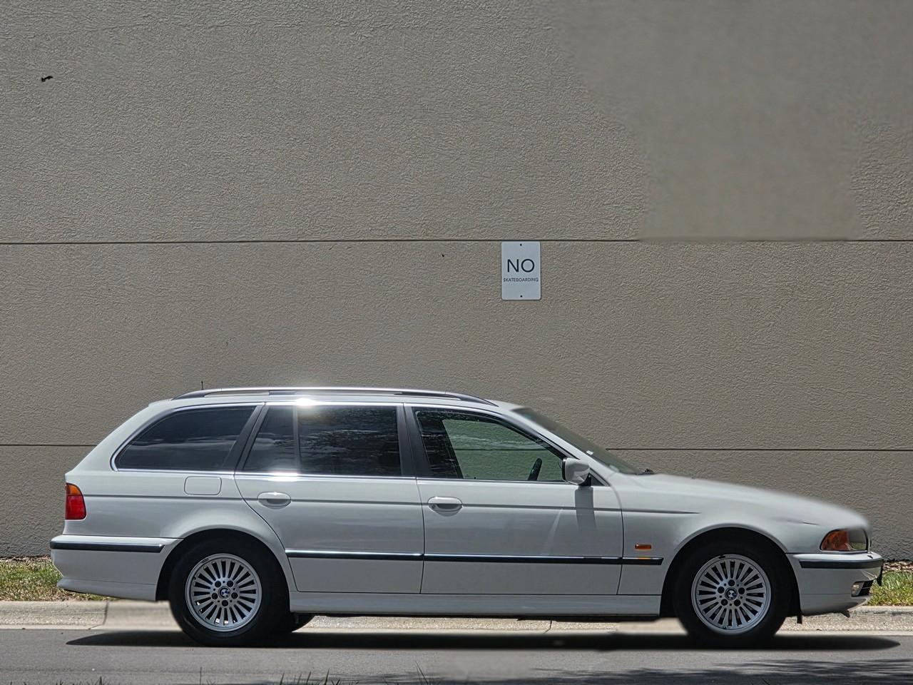BMW 528i  2000