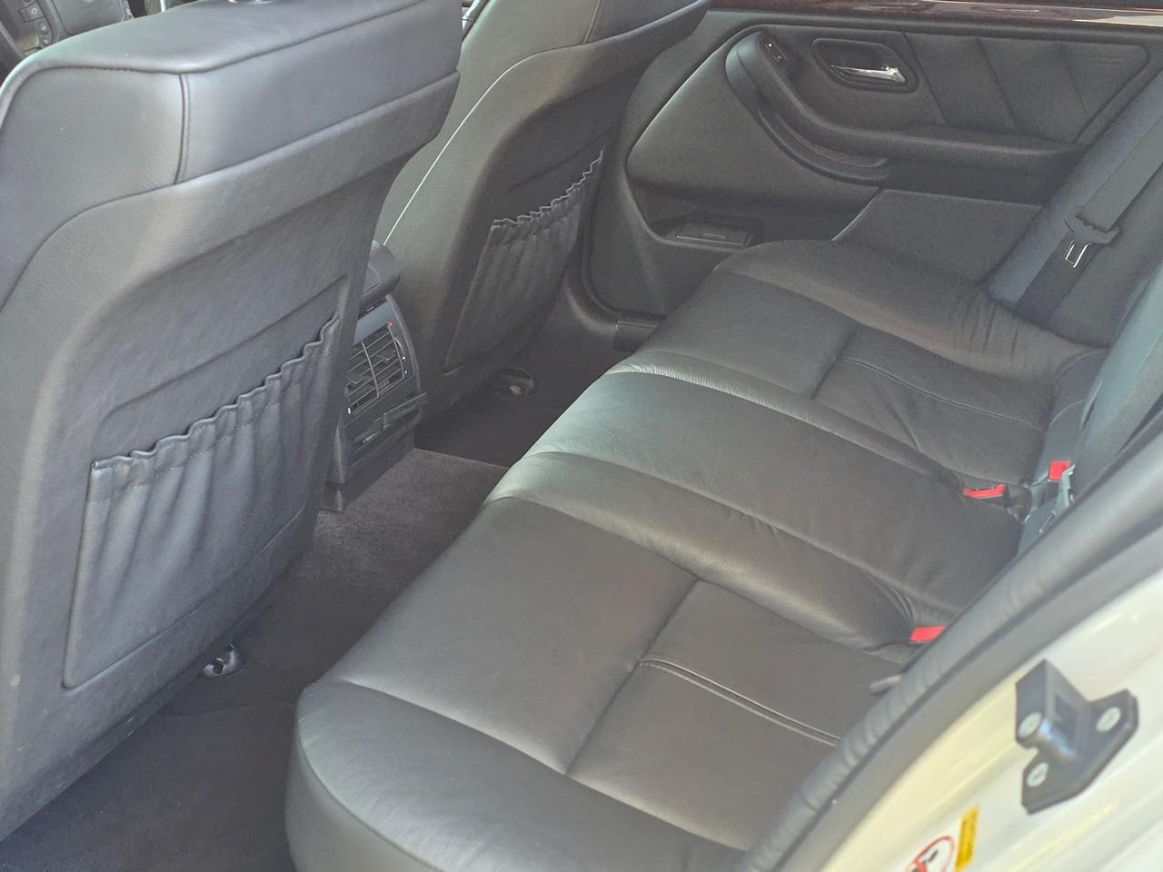 BMW 528i  2000
