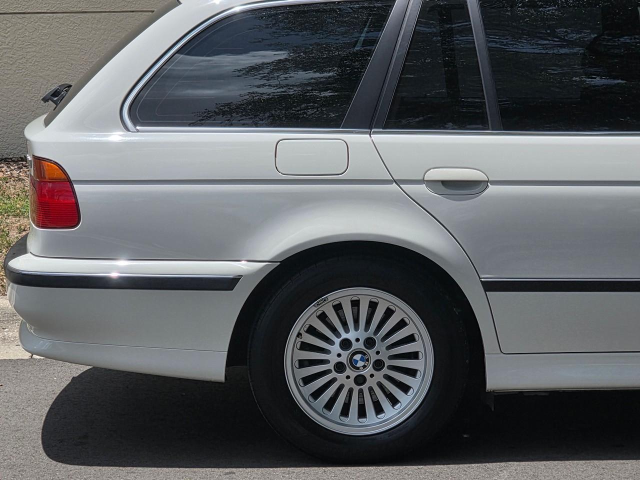 BMW 528i  2000