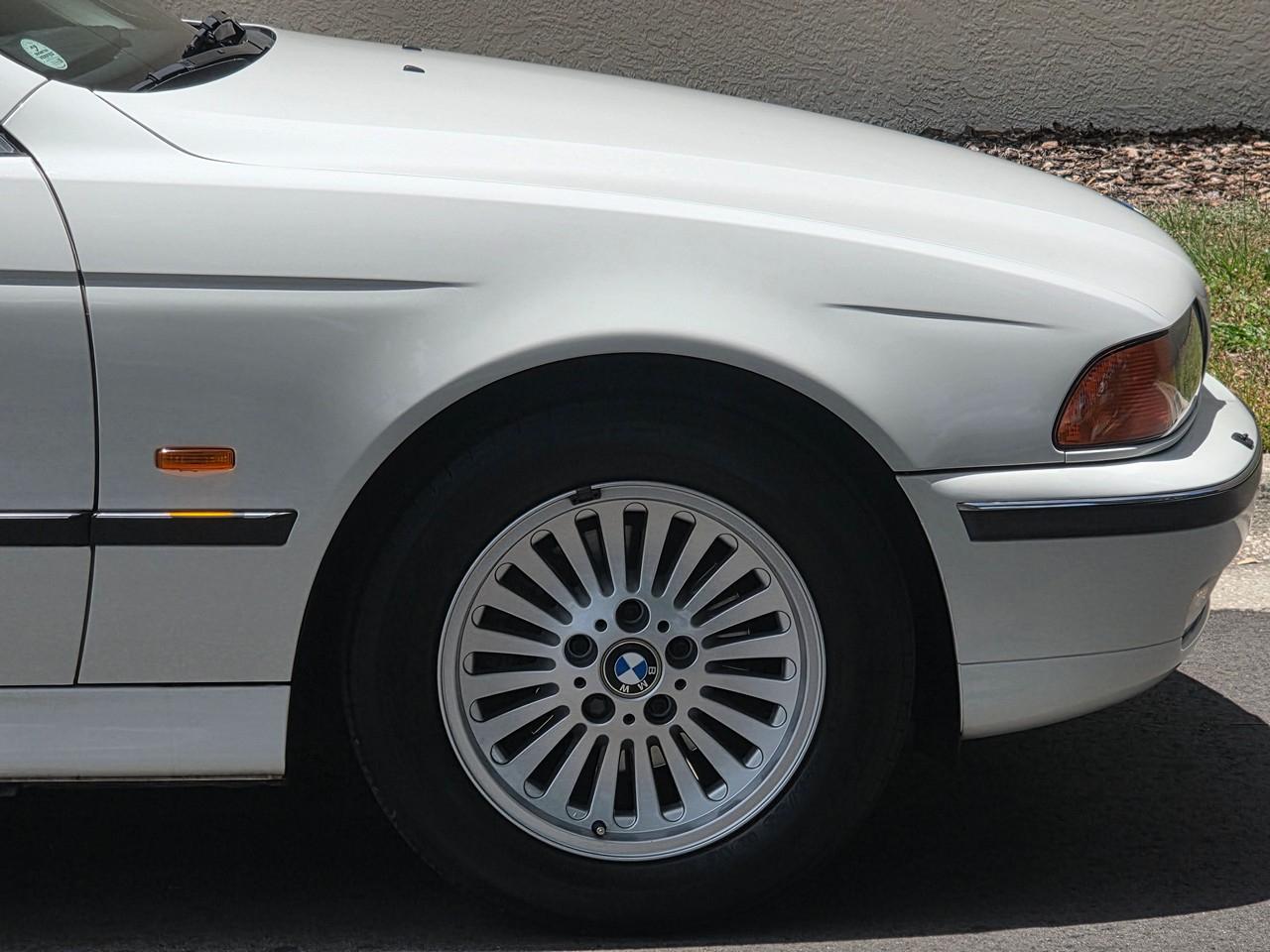 BMW 528i  2000