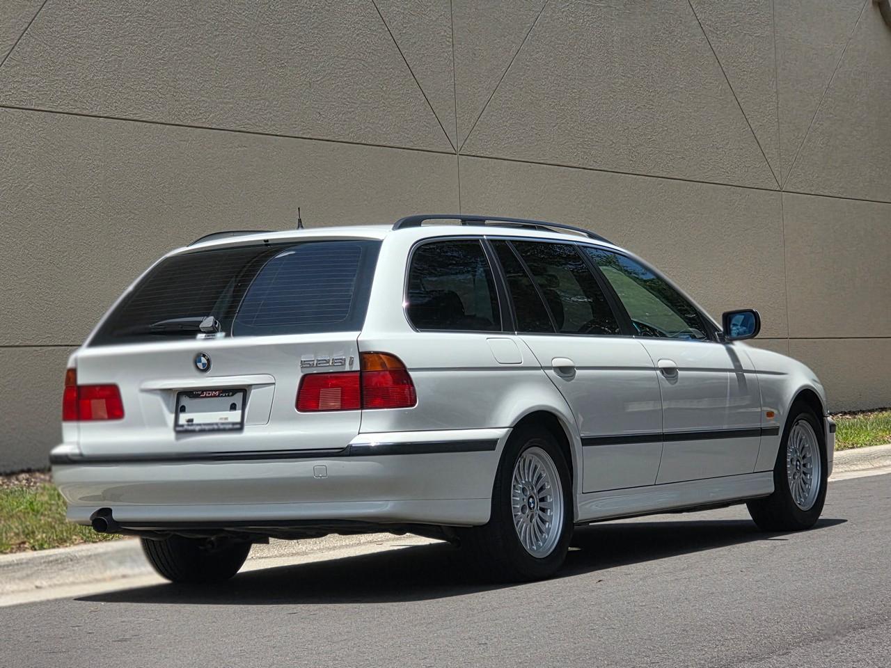 BMW 528i  2000