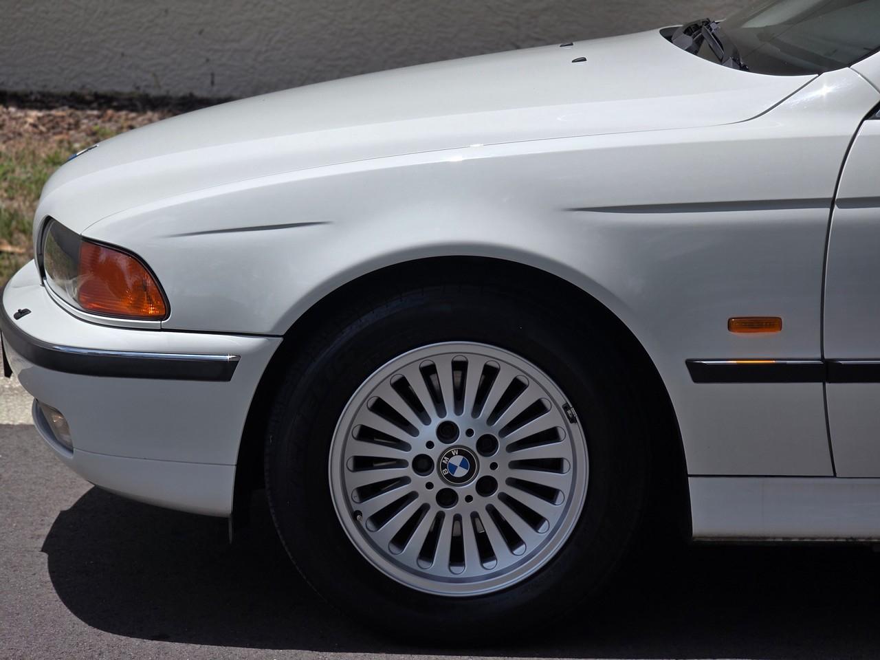 BMW 528i  2000