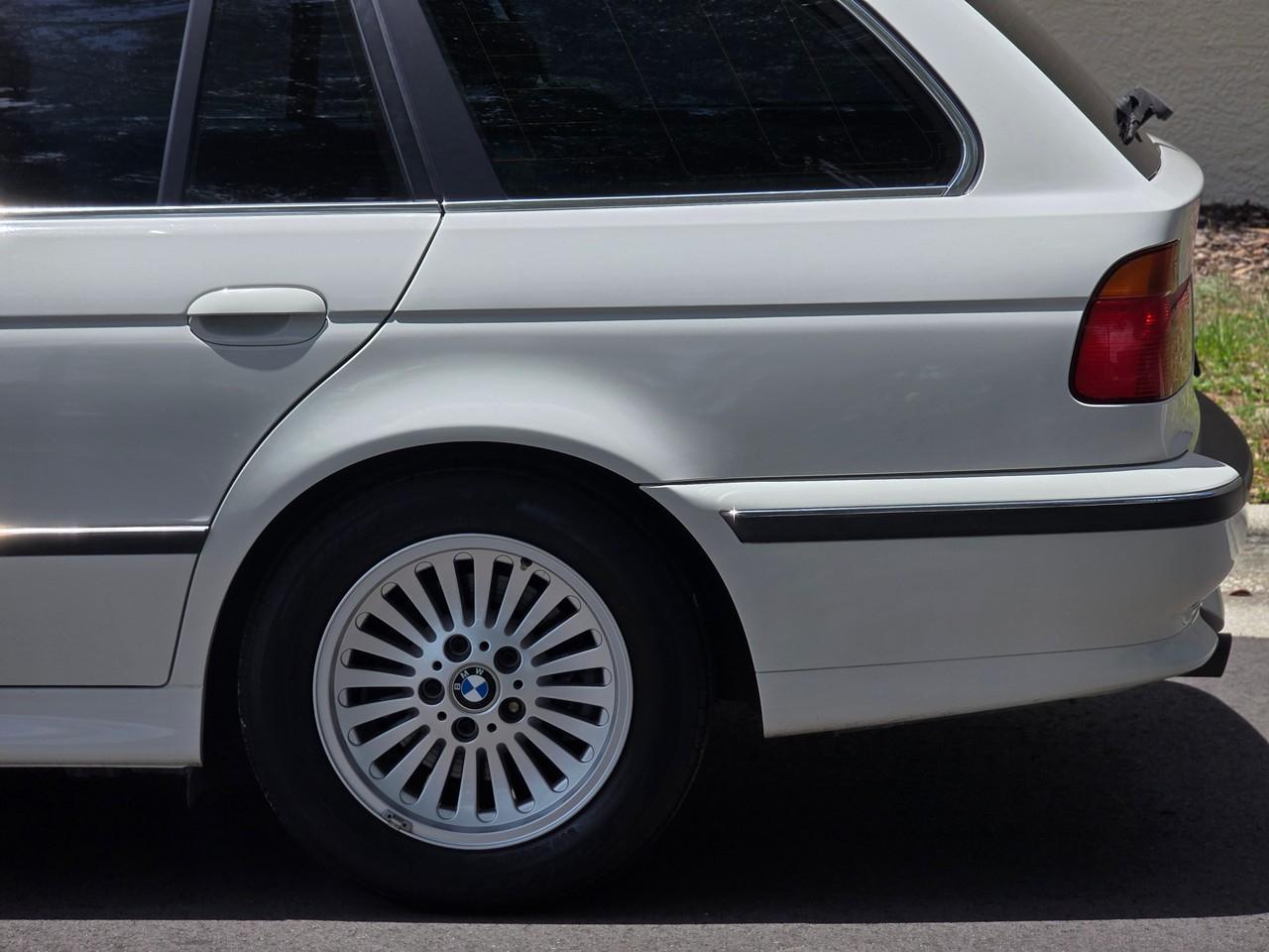 BMW 528i  2000