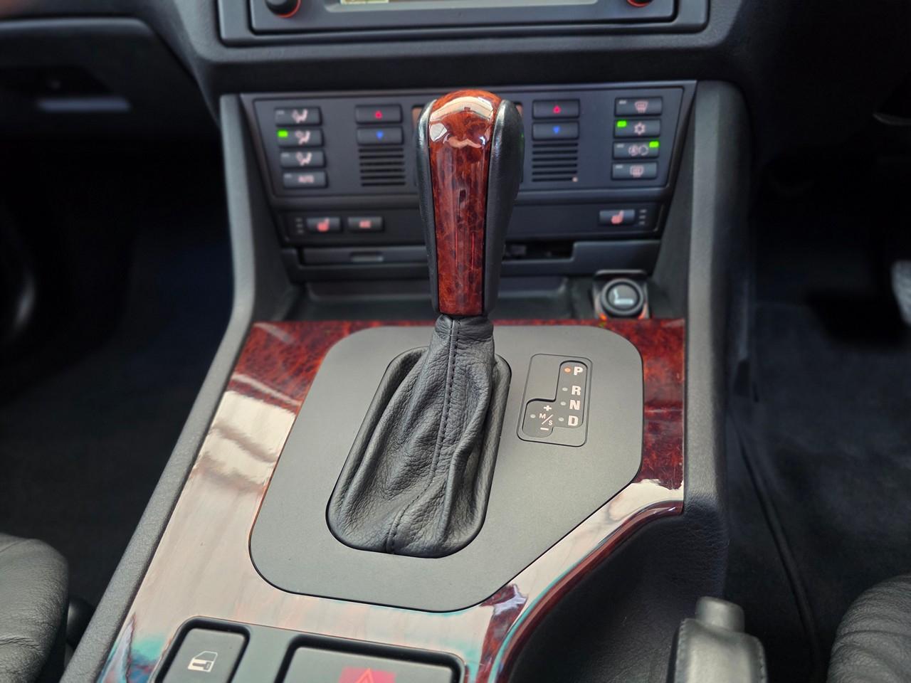 BMW 528i  2000