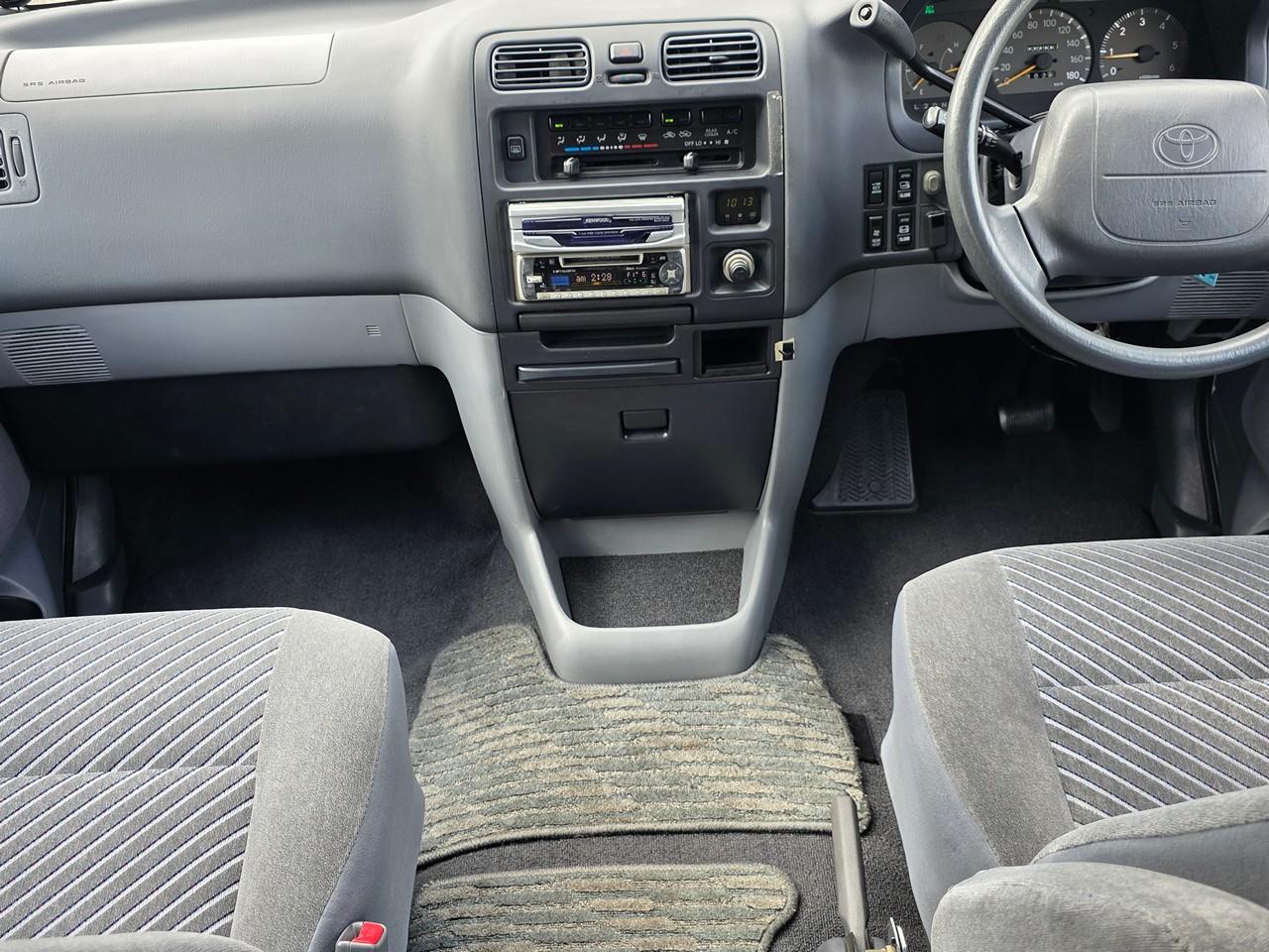 Toyota Granvia  1996