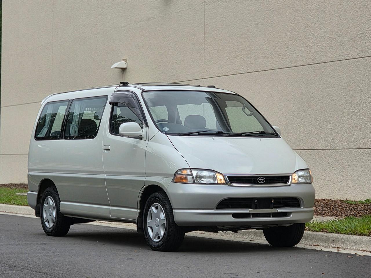 Toyota Granvia  1996