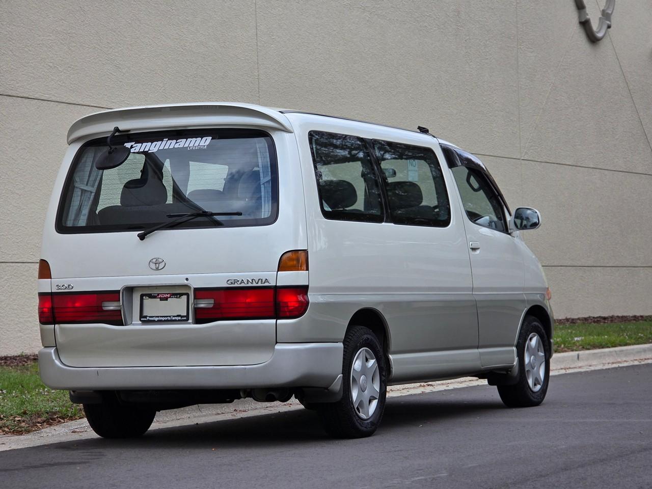 Toyota Granvia  1996