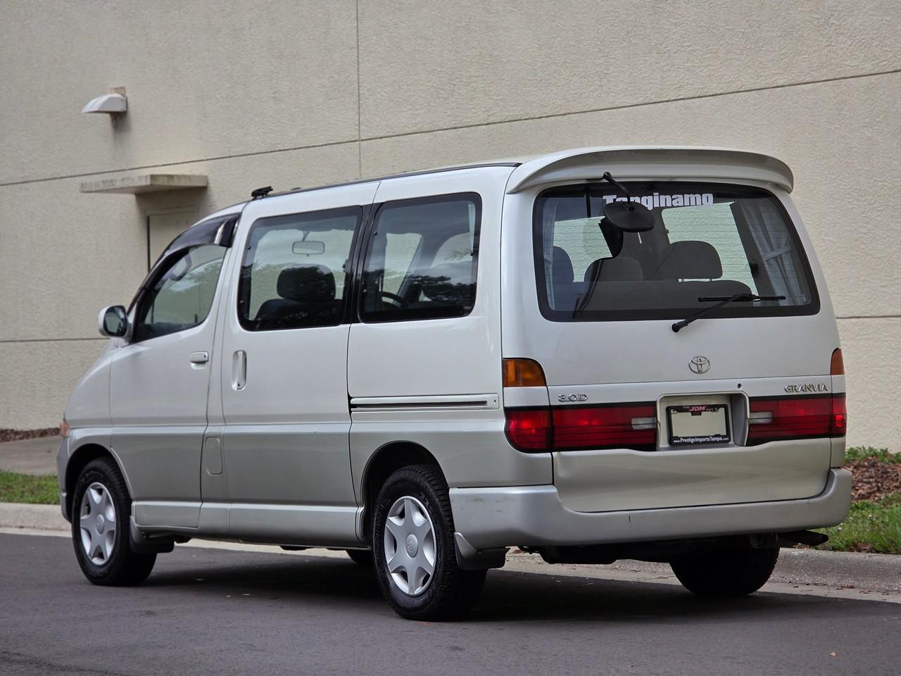 Toyota Granvia  1996