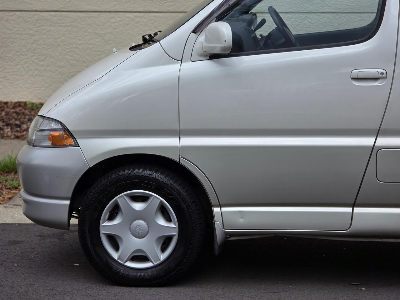 Toyota Granvia  1996