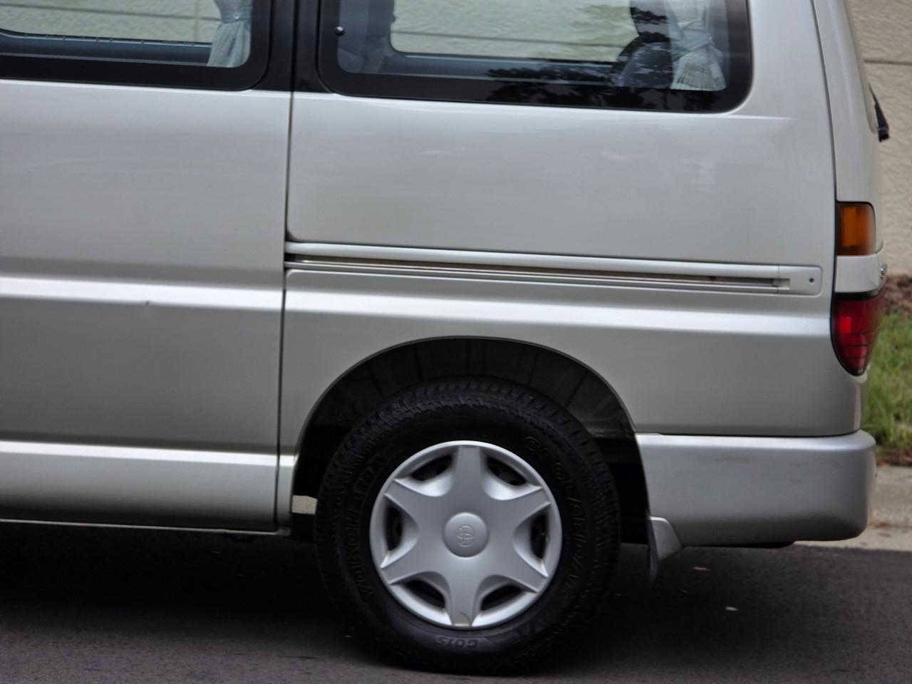 Toyota Granvia  1996