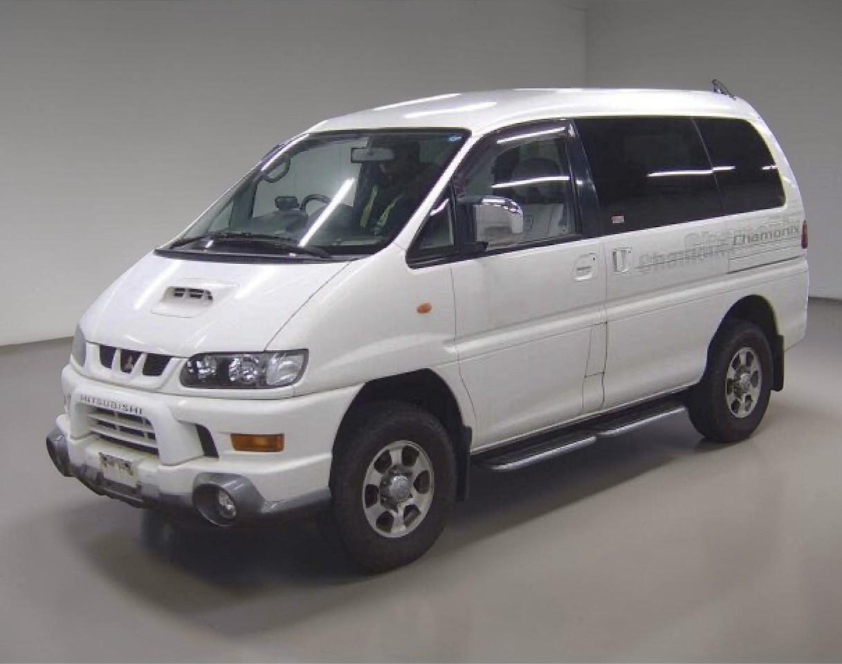 Mitsubishi Delica  2001