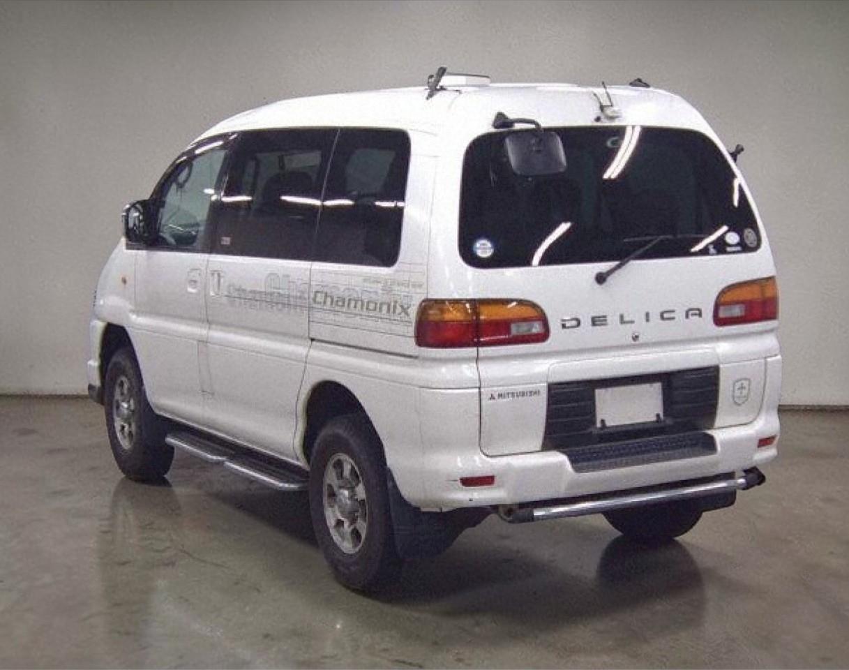 Mitsubishi Delica  2001