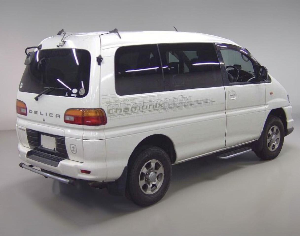 Mitsubishi Delica  2001