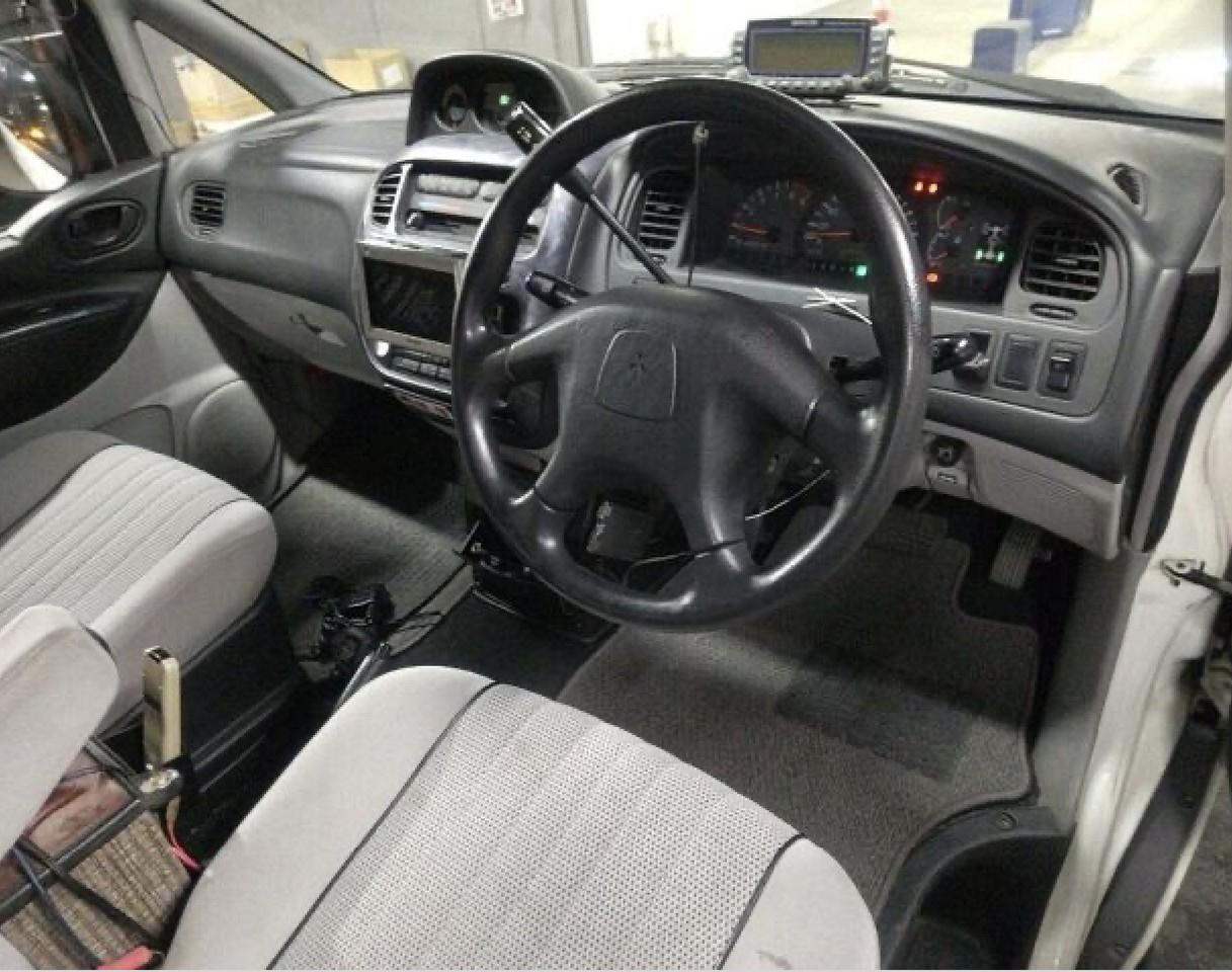 Mitsubishi Delica  2001