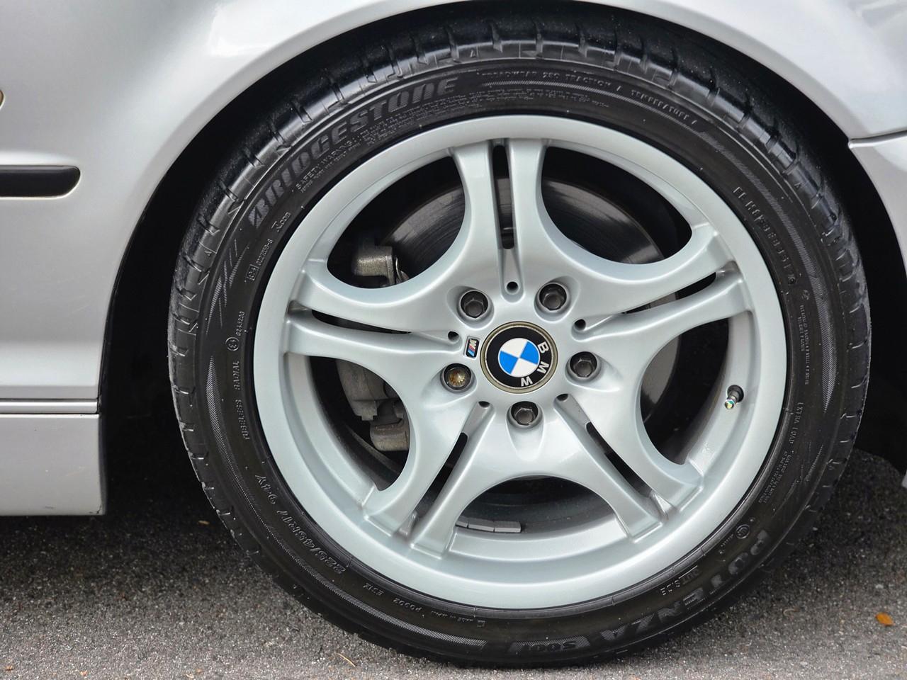 BMW 325i  2001