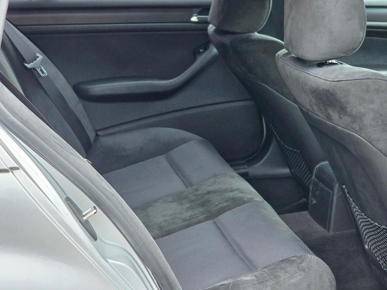 BMW 325i  2001