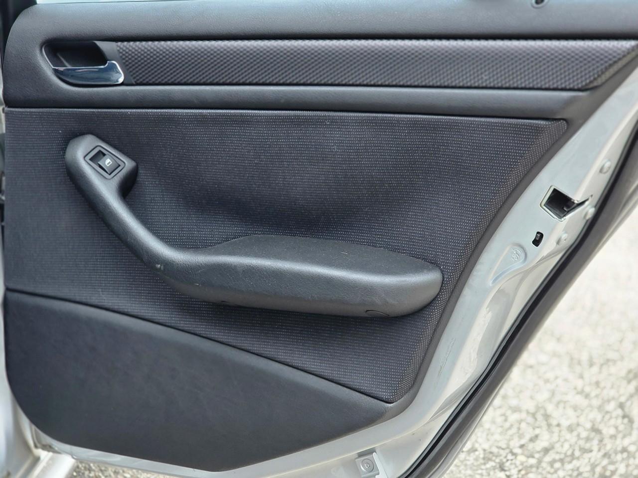 BMW 325i  2001