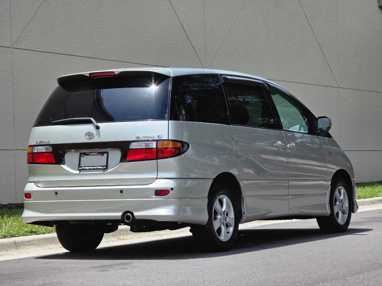 Toyota Estima  2000