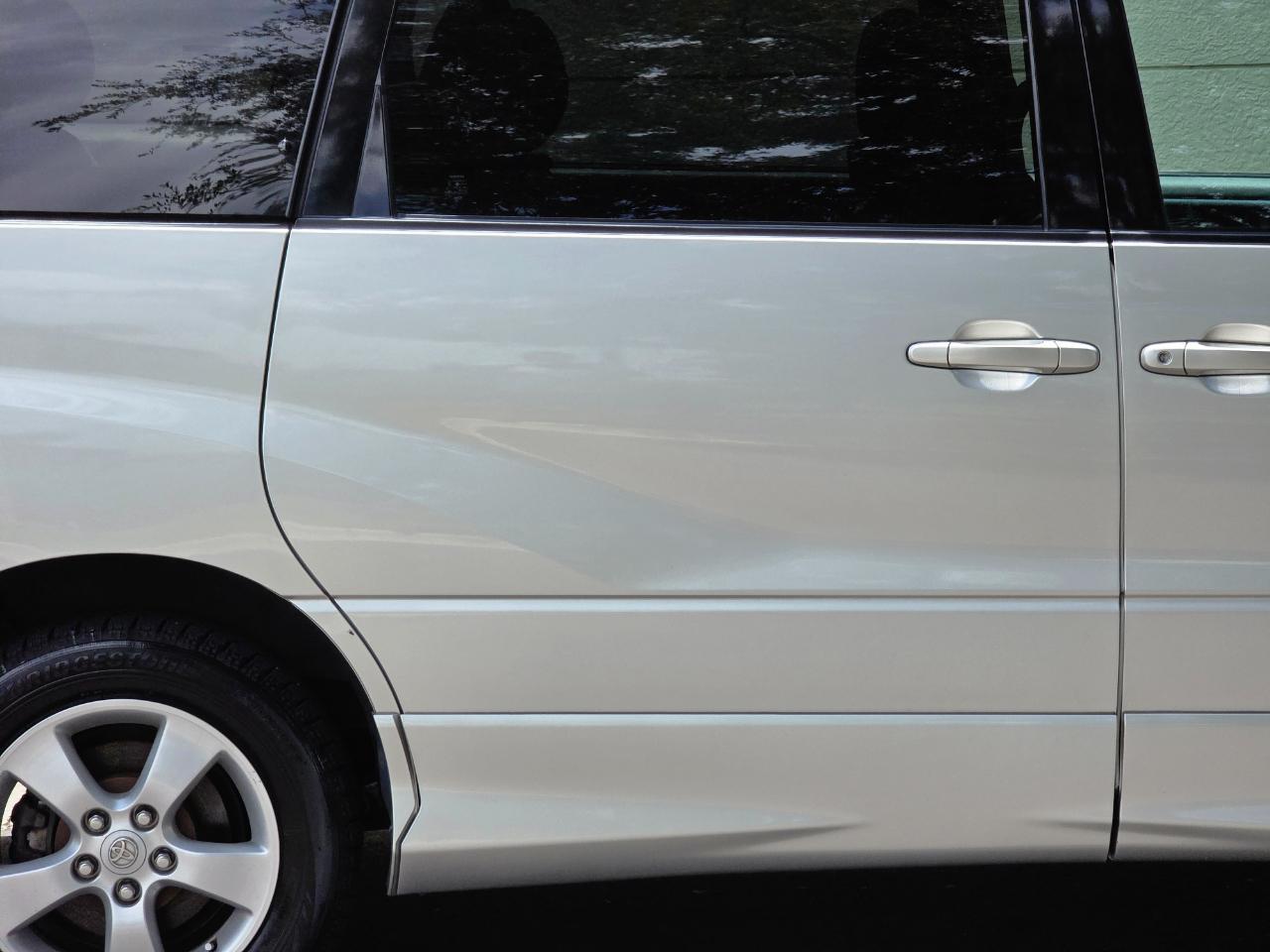 Toyota Estima  2000