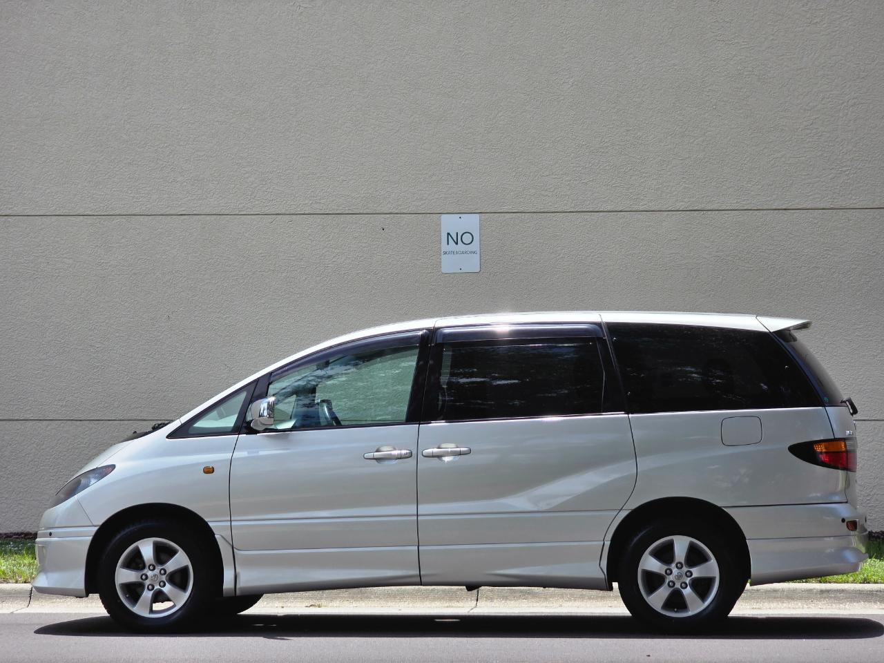 Toyota Estima  2000