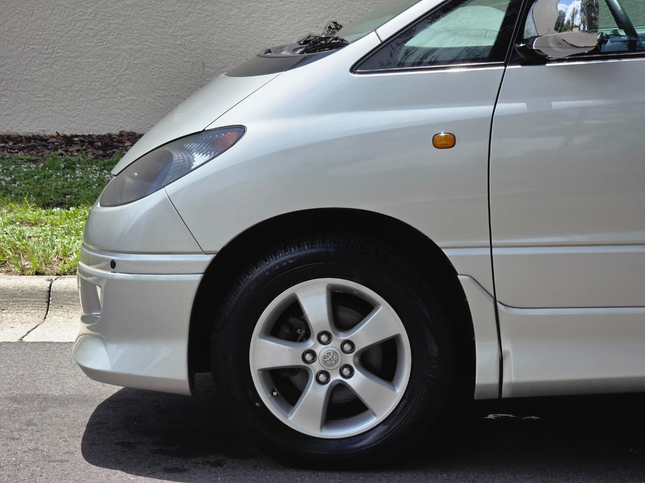 Toyota Estima  2000
