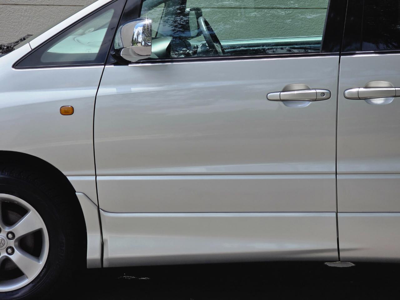 Toyota Estima  2000