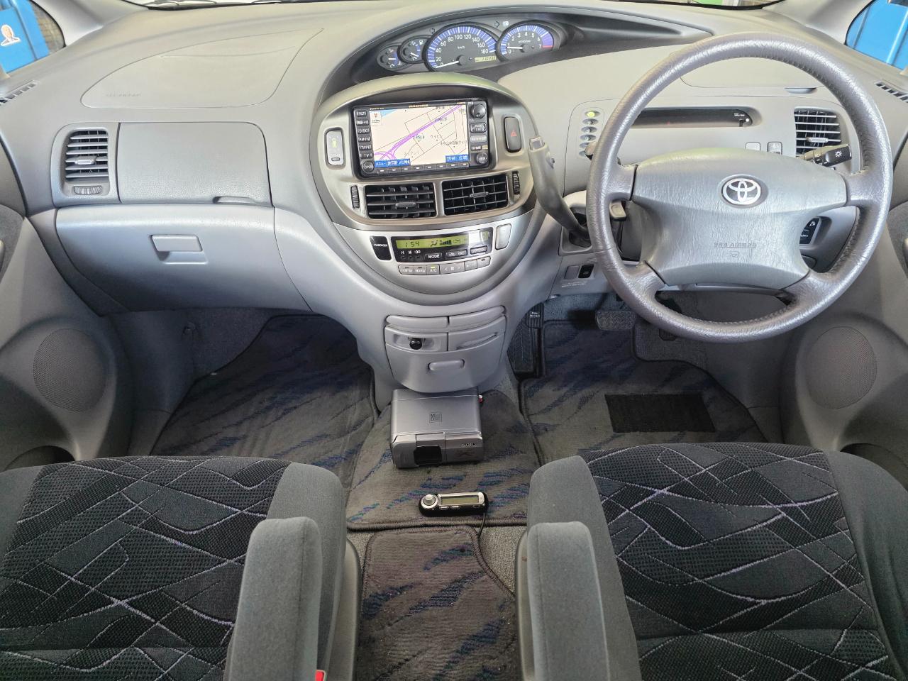 Toyota Estima  2000