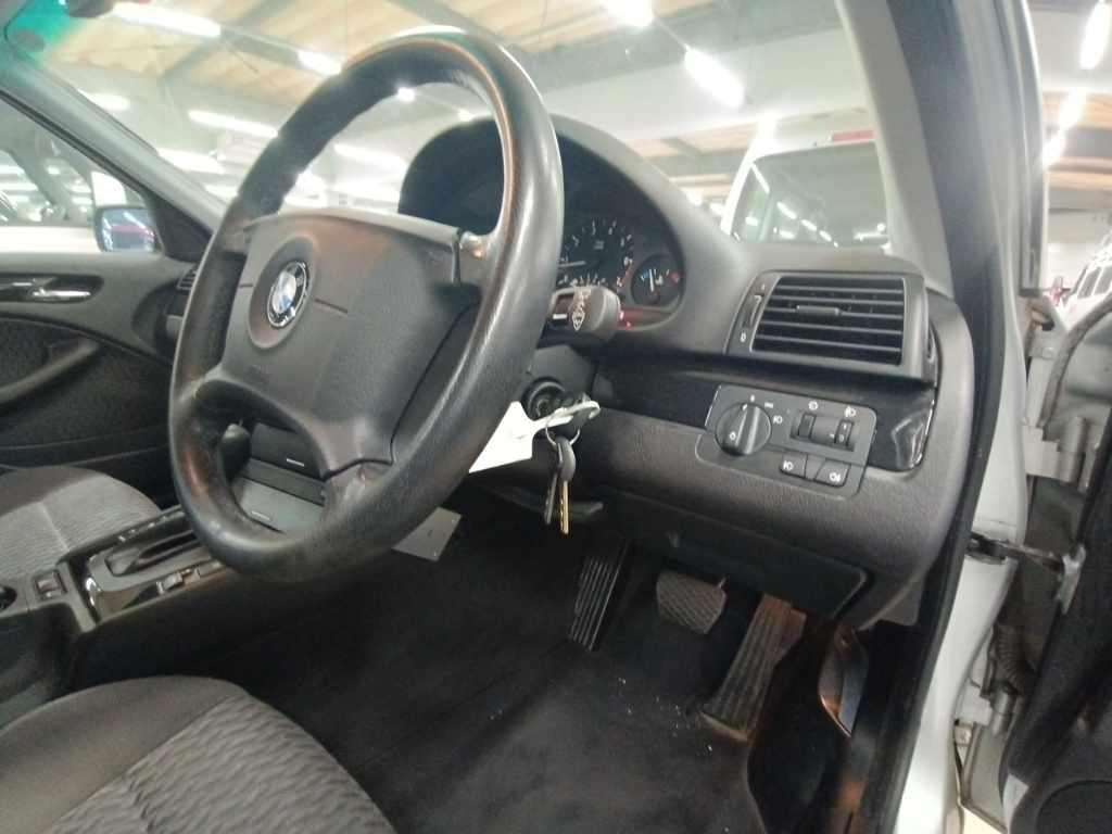 BMW 325i  2001