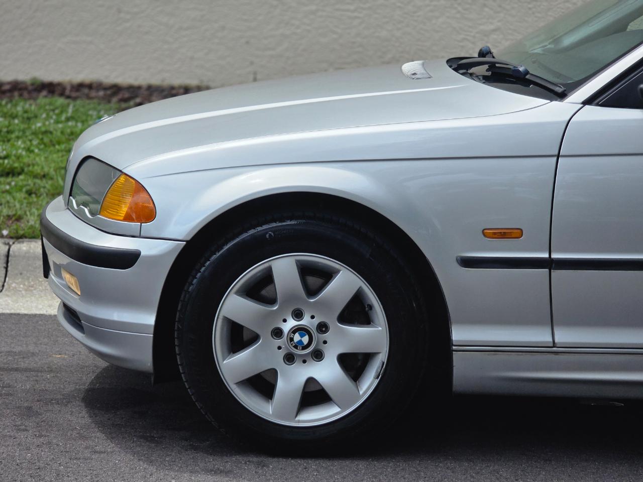 BMW 325i  2001