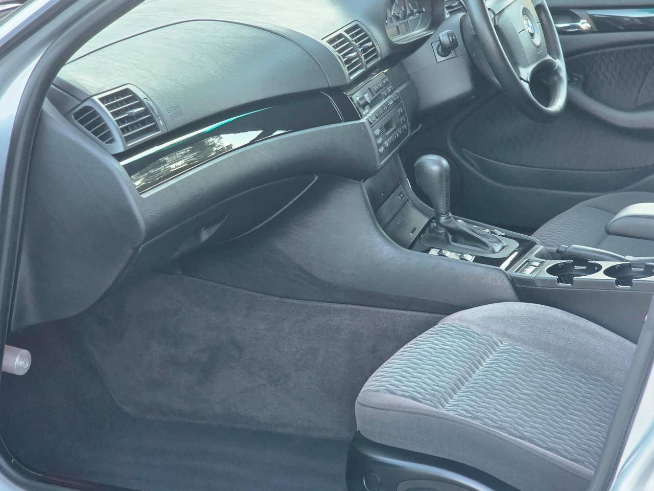 BMW 325i  2001