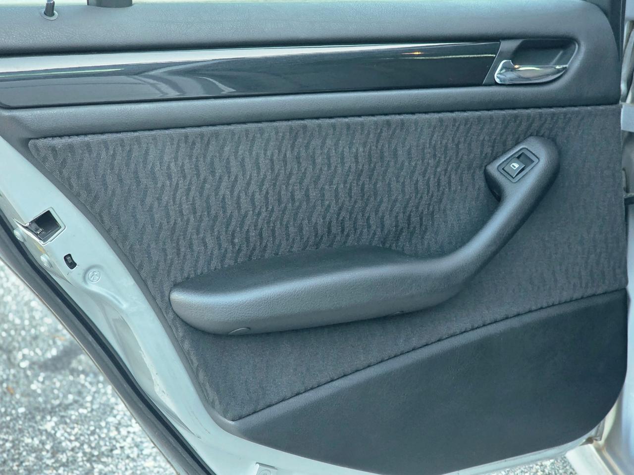 BMW 325i  2001