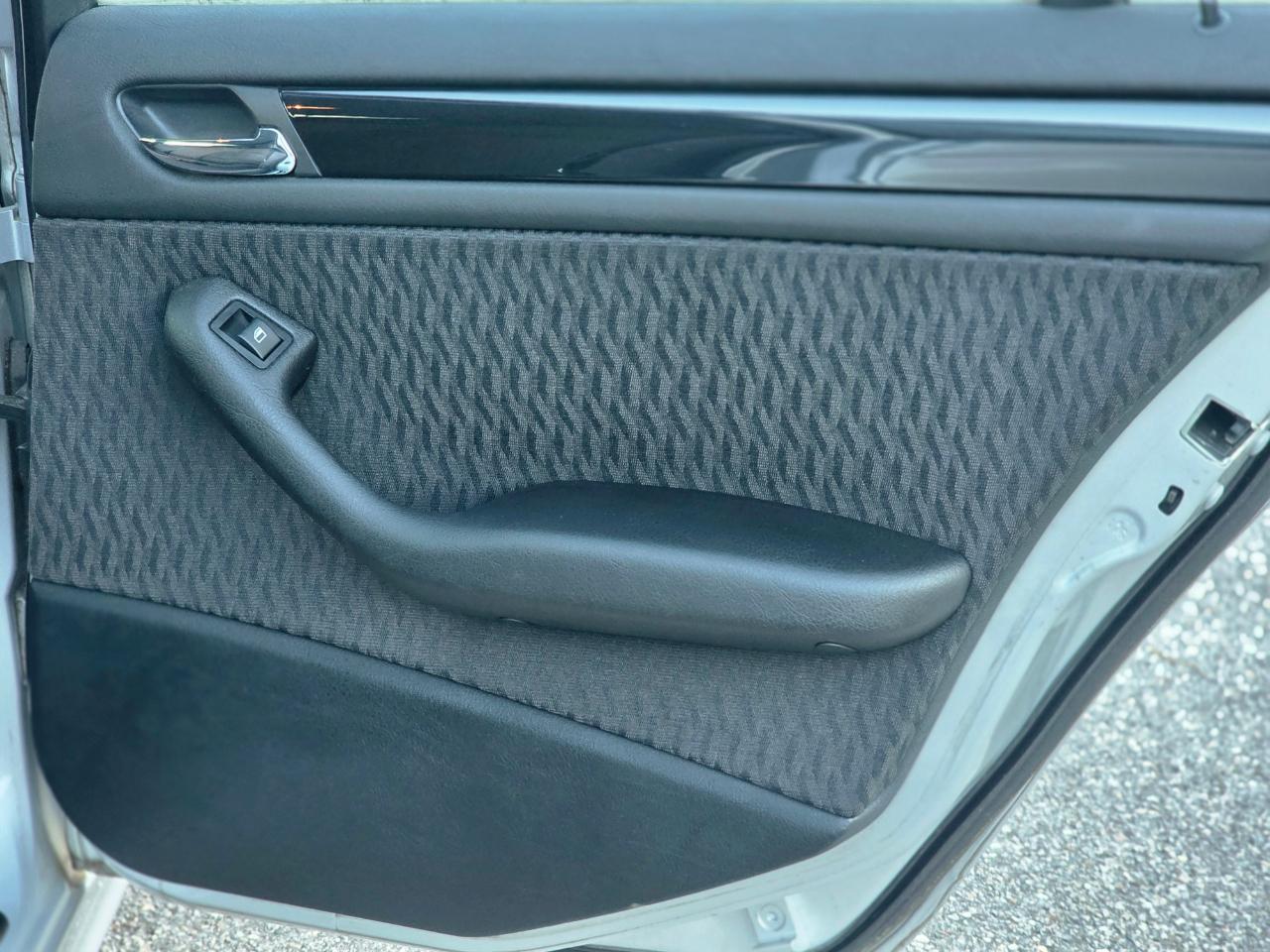 BMW 325i  2001